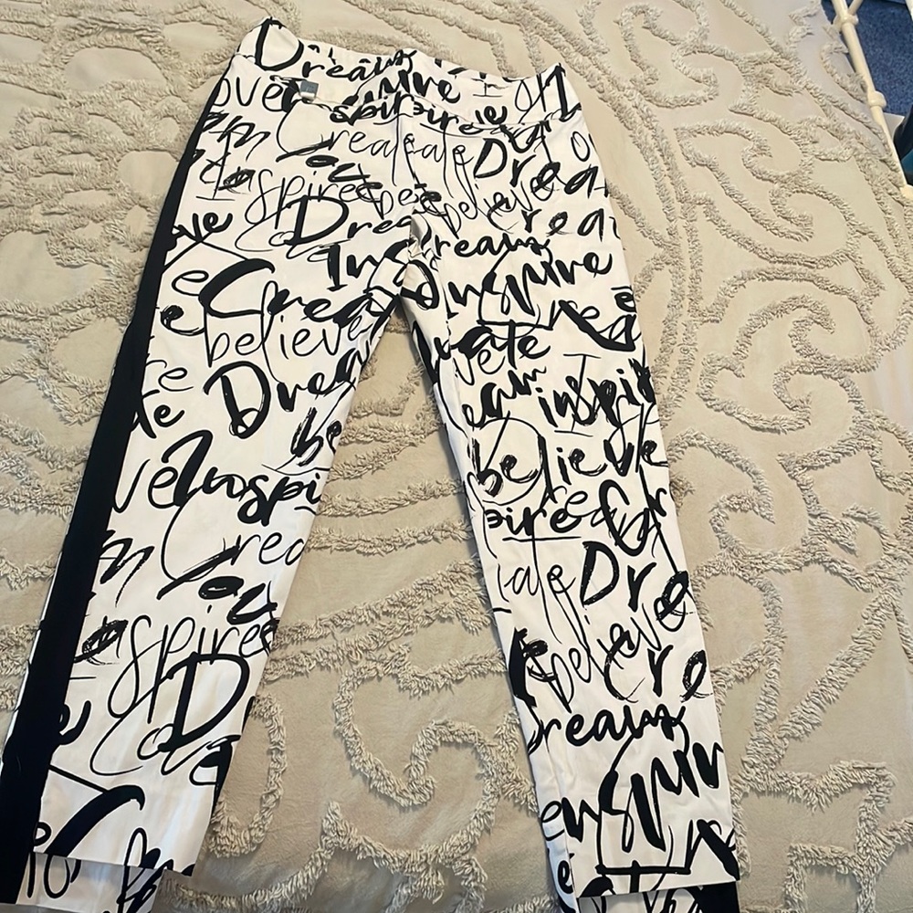 Worn once - Black and white Joseph Ribkoff straight leg cropped pants.